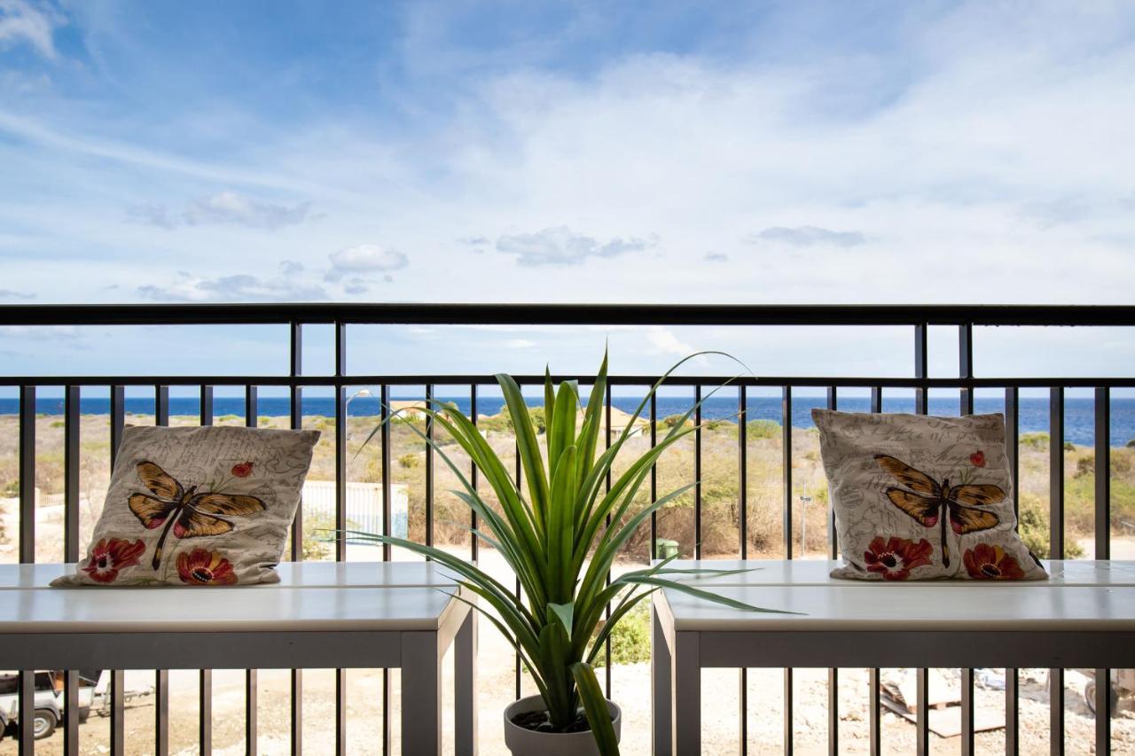 Coral Estate Ocean View Apartments Виллемстад Экстерьер фото